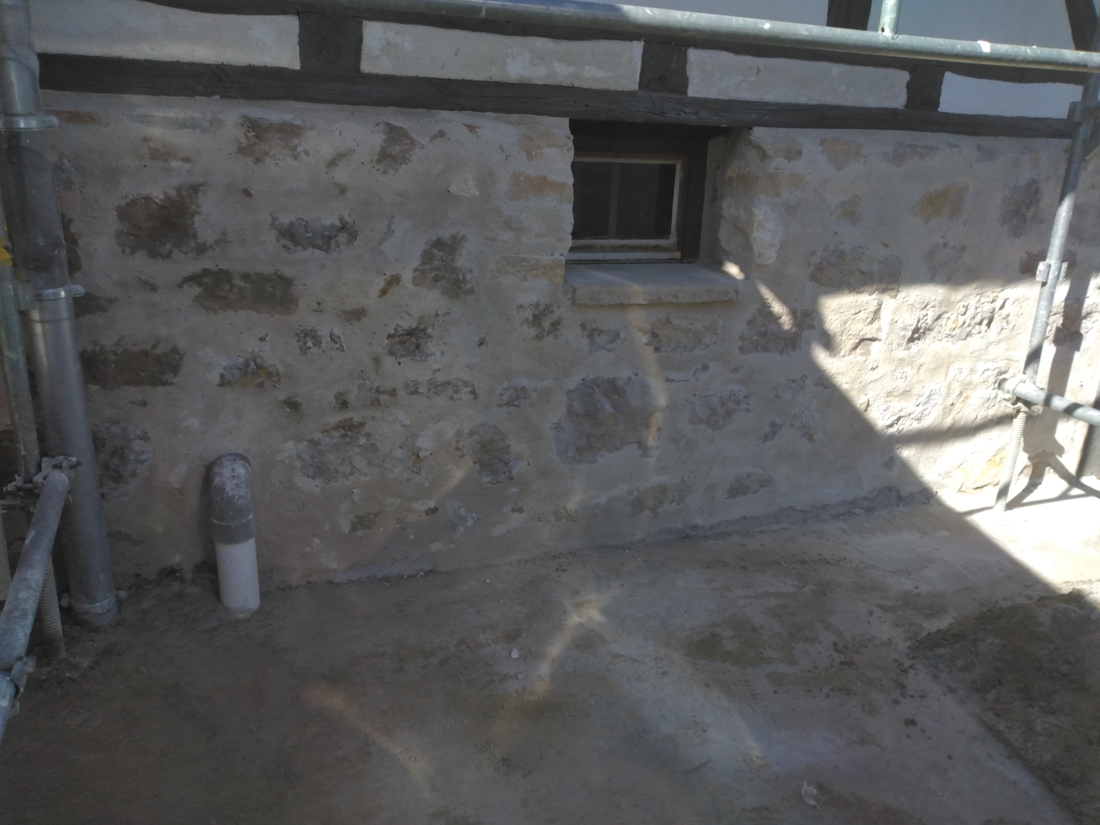 Rejointement d’un mur en pierre