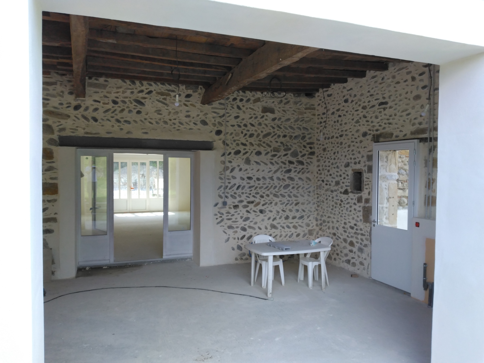Rejointement de murs en galets