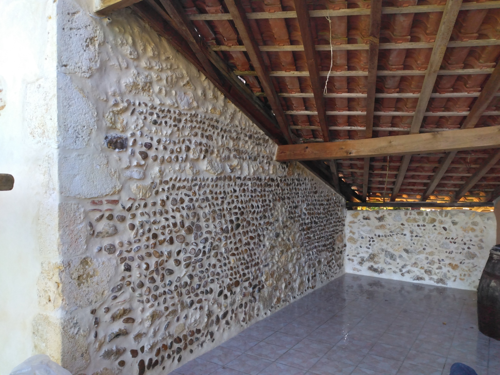 Rejointement de murs en galets