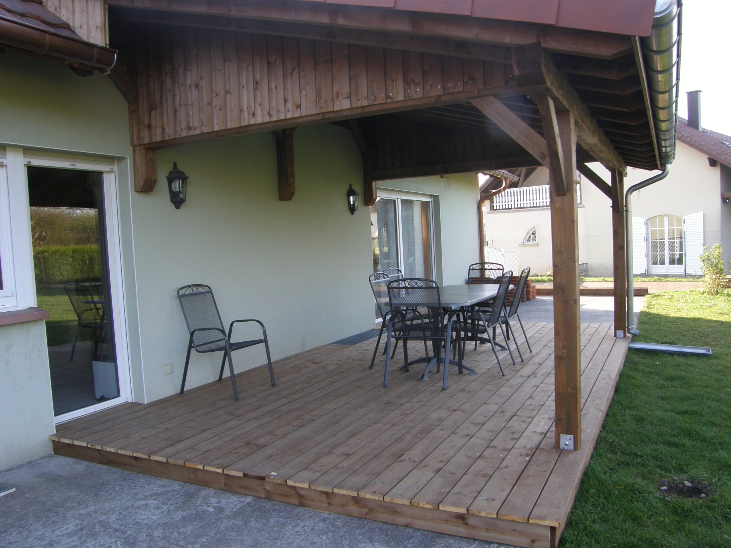 Auvent en tuile et Terrasse bois